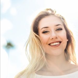 Meet your Posher, Amelia